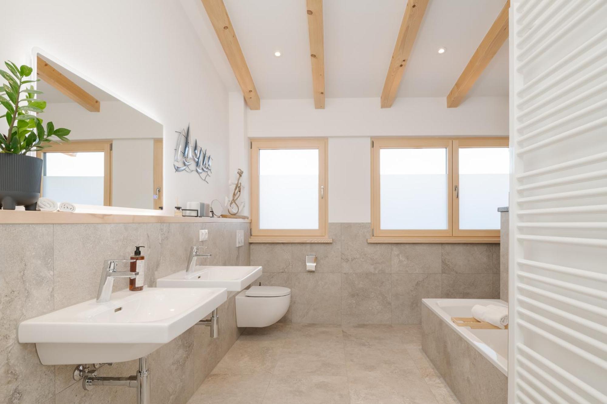 Fenjoy: Ferienapartment Mit Bergblick / Balkon / Bbq Bernau am Chiemsee Kültér fotó